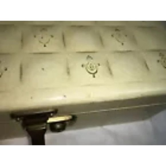 Vintage Musical Jewelry Box Red Interior - Picture 6 of 11